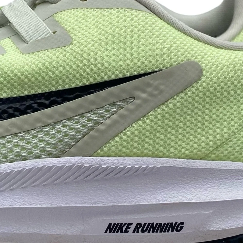 Nike Downshifter Running Shoe Green Spruce Aura Low Top Lace Up Sneaker Size 9.5 - Picture 4 of 12